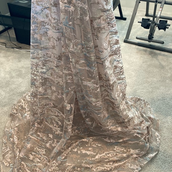 New elegant long dress/gown - Picture 15 of 17